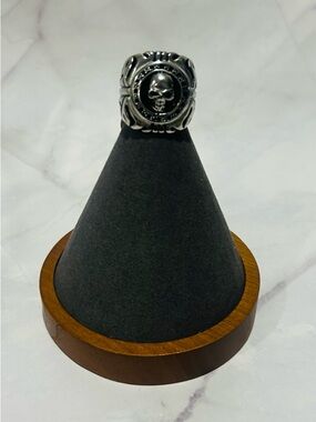 Men's Skull Signet Ring - Stainless Steel